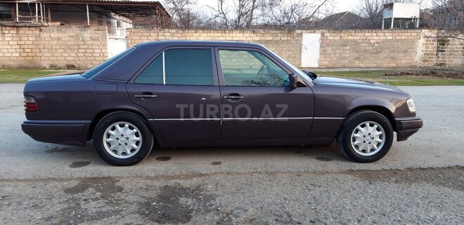 Mercedes E 220 1993, 505,324 km - 2.2 l - Şirvan
