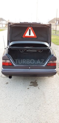 Mercedes E 220 1993, 505,324 km - 2.2 l - Şirvan