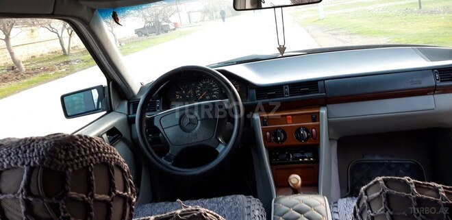 Mercedes E 220 1993, 505,324 km - 2.2 l - Şirvan