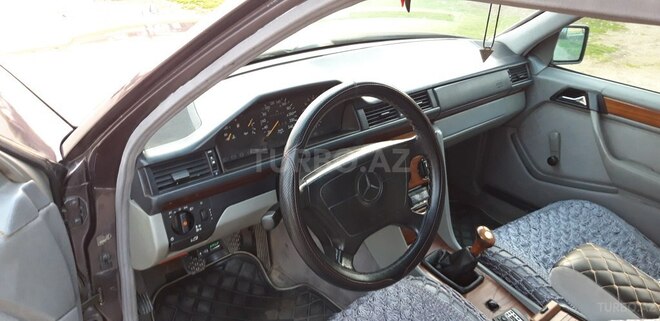 Mercedes E 220 1993, 505,324 km - 2.2 l - Şirvan