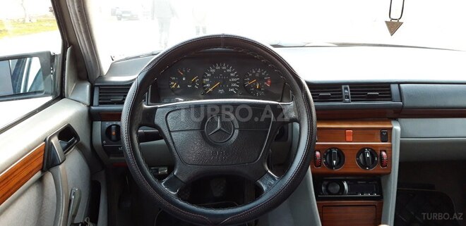 Mercedes E 220 1993, 505,324 km - 2.2 l - Şirvan