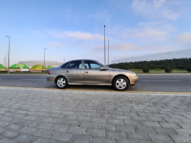 Opel Vectra 1999, 300,000 km - 1.6 l - Bakı