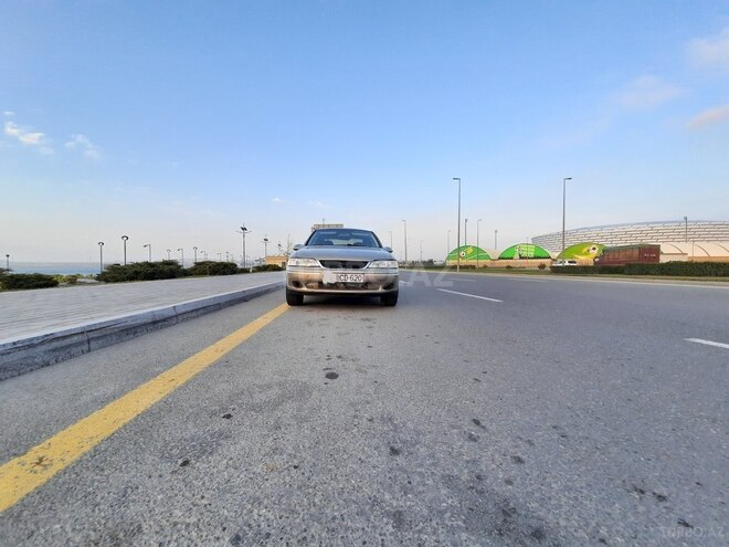 Opel Vectra 1999, 300,000 km - 1.6 l - Bakı