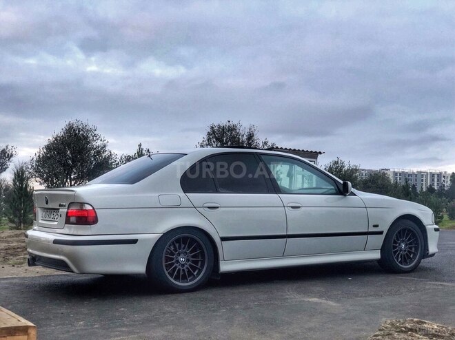 BMW 525 2002, 300,000 km - 2.5 l - Bakı