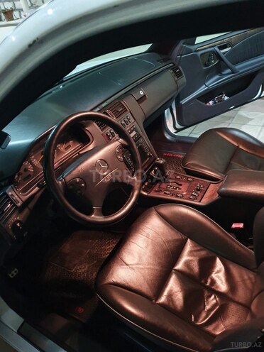 Mercedes E 320 2000, 187,000 km - 3.2 l - Ağcabədi