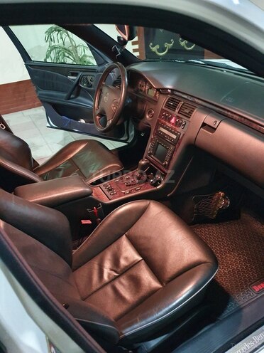 Mercedes E 320 2000, 187,000 km - 3.2 l - Ağcabədi
