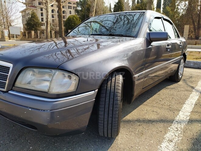 Mercedes C 180 1996, 327,000 km - 1.8 л - Yevlax