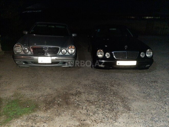 Mercedes E 240 2001, 208,000 km - 2.6 l - Saatlı
