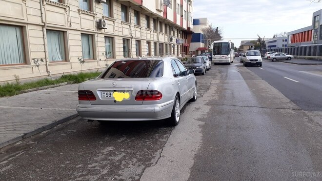 Mercedes E 270 2000, 324,000 km - 2.7 l - Bakı