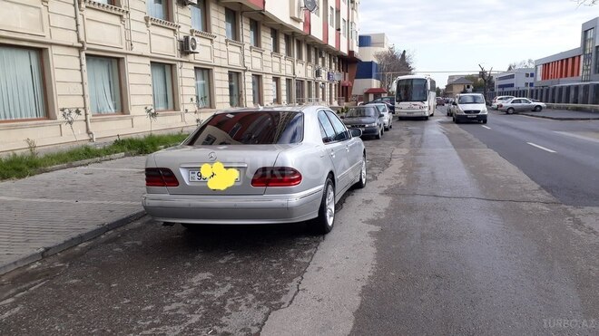 Mercedes E 270 2000, 324,000 km - 2.7 l - Bakı