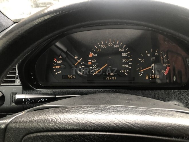 Mercedes C 200 2000, 232,570 km - 2.0 l - Bakı
