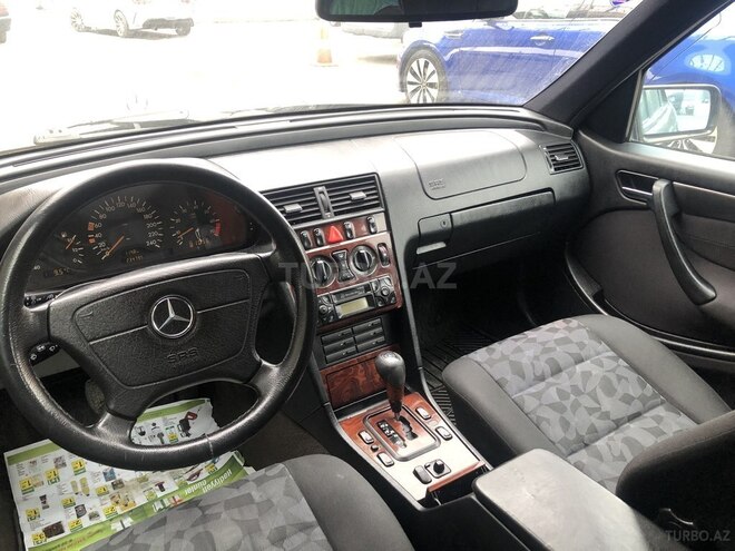 Mercedes C 200 2000, 232,570 km - 2.0 l - Bakı