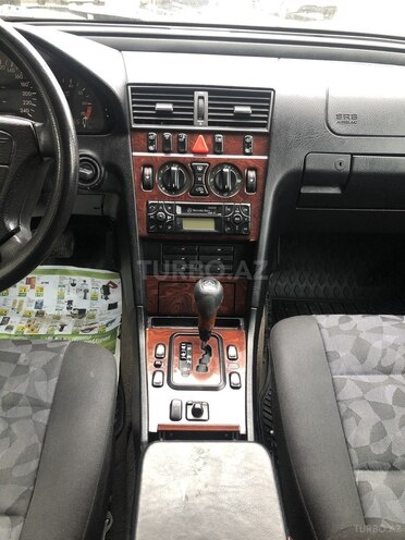 Mercedes C 200 2000, 232,570 km - 2.0 l - Bakı