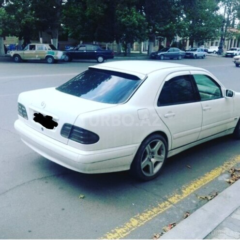 Mercedes E 300 2001, 220,000 km - 2.0 l - Bakı