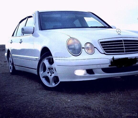 Mercedes E 300 2001, 220,000 km - 2.0 l - Bakı