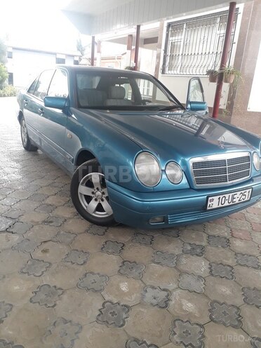Mercedes E 200 1996, 272,599 km - 2.0 л - Göytəpə