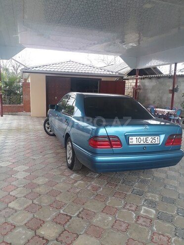 Mercedes E 200 1996, 272,599 km - 2.0 л - Göytəpə