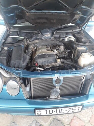 Mercedes E 200 1996, 272,599 km - 2.0 л - Göytəpə