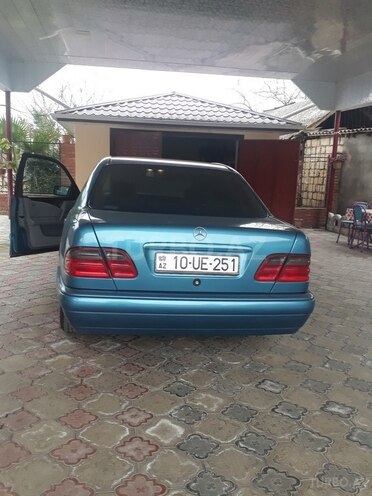 Mercedes E 200 1996, 272,599 km - 2.0 л - Göytəpə