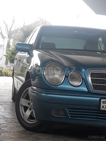 Mercedes E 200 1996, 272,599 km - 2.0 л - Göytəpə