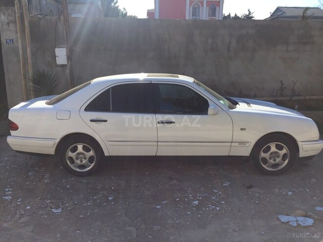 Mercedes E 230 1995, 360,000 km - 2.3 л - Bakı