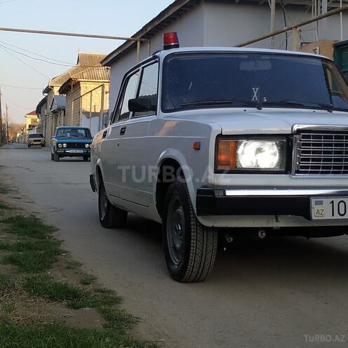 LADA (VAZ) 2107 2004, 170,000 km - 1.6 л - Salyan