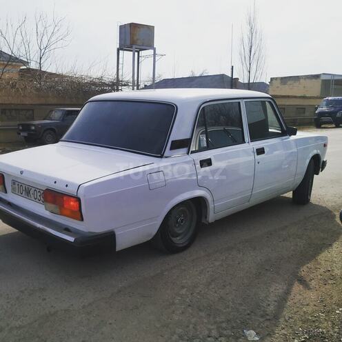 LADA (VAZ) 2107 2004, 170,000 km - 1.6 л - Salyan