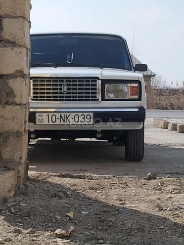 LADA (VAZ) 2107 2004, 170,000 km - 1.6 л - Salyan