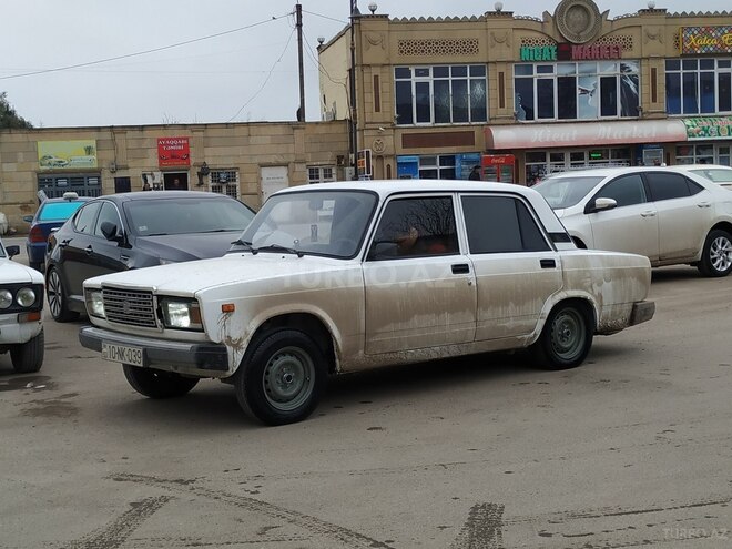 LADA (VAZ) 2107 2004, 170,000 km - 1.6 л - Salyan