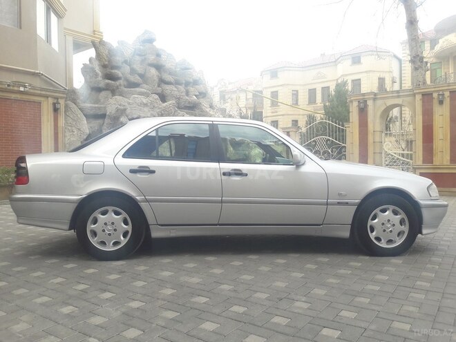 Mercedes C 220 1999, 395,000 km - 2.2 l - Bakı