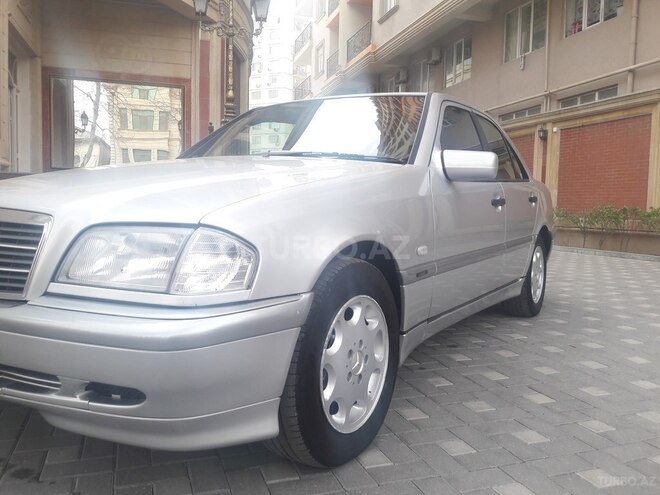 Mercedes C 220 1999, 395,000 km - 2.2 l - Bakı