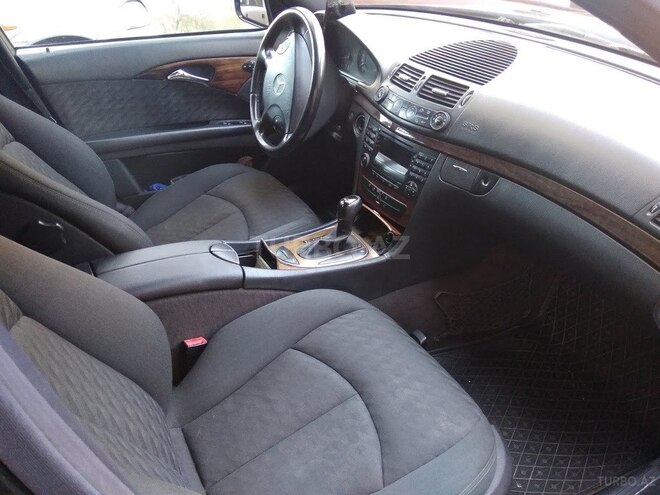 Mercedes E 220 2002, 294,200 km - 2.2 л - Şəki