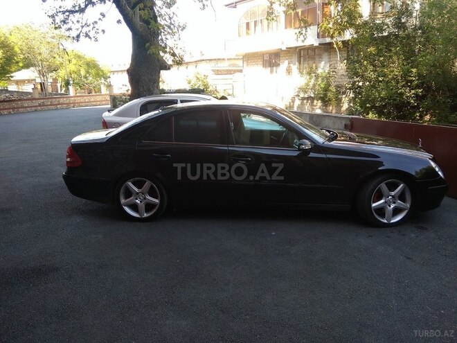 Mercedes E 220 2002, 294,200 km - 2.2 л - Şəki