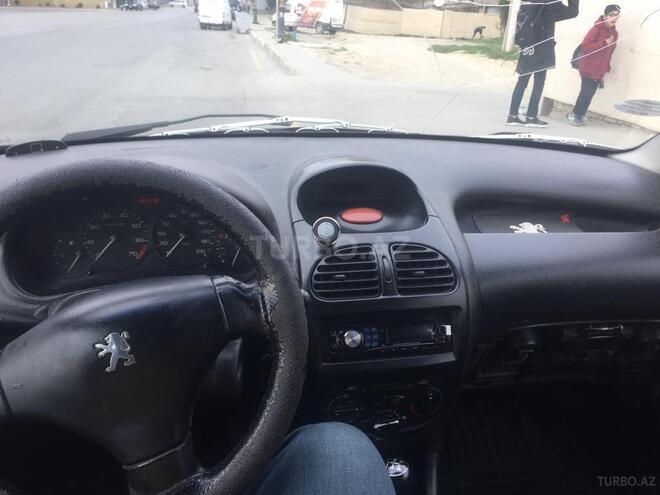 Peugeot 206 2002, 239,000 km - 1.4 l - Bakı