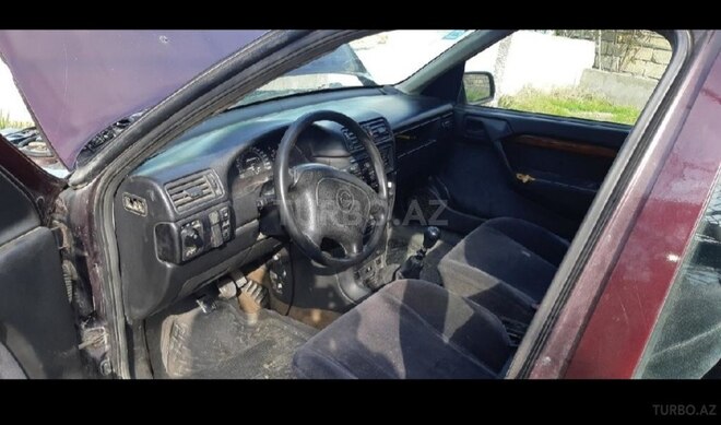 Opel Vectra 1993, 320,000 km - 1.8 л - Bakı