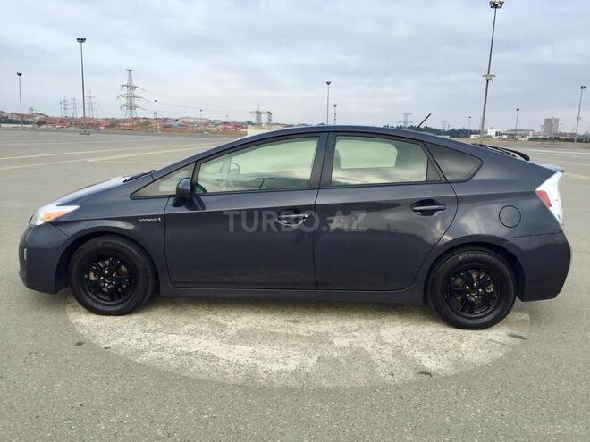 Toyota Prius 2015, 105,000 km - 1.8 l - Bakı