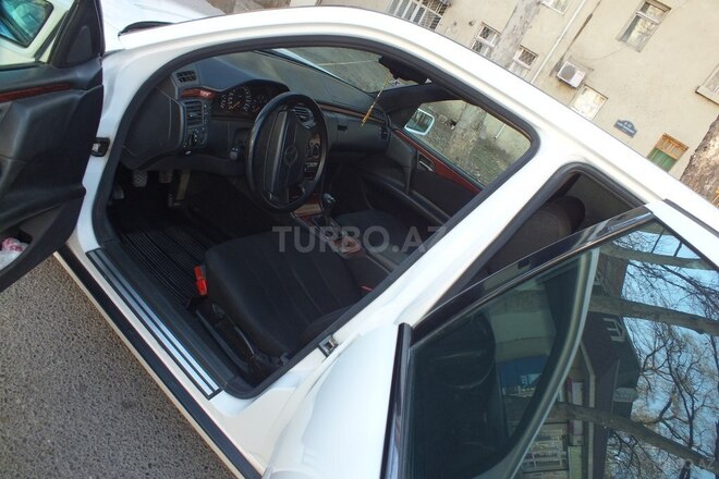 Mercedes E 280 1996, 166,400 km - 2.8 l - Mingəçevir