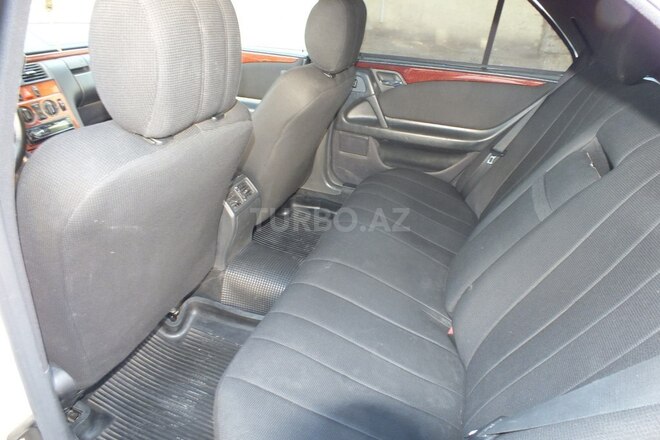 Mercedes E 280 1996, 166,400 km - 2.8 l - Mingəçevir