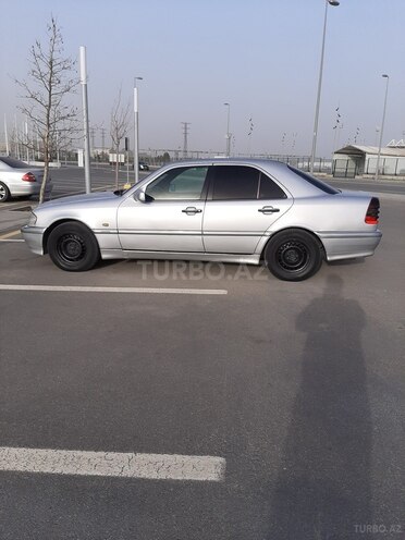 Mercedes C 220 1999, 383,000 km - 2.2 l - Bakı