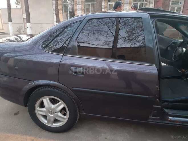 Opel Vectra 1996, 700,000 km - 1.8 l - Qazax