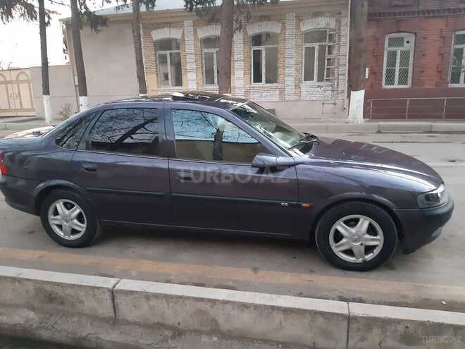 Opel Vectra 1996, 700,000 km - 1.8 l - Qazax