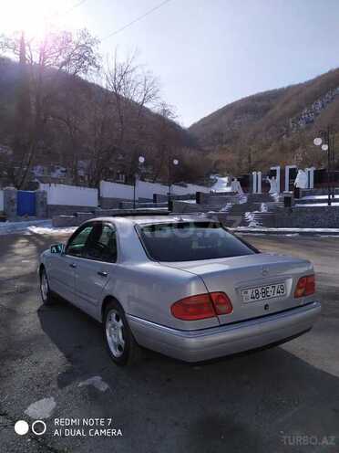 Mercedes E 200 1995, 256,983 km - 2.0 l - Şəki