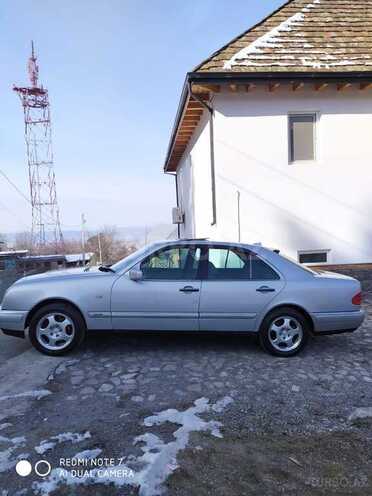 Mercedes E 200 1995, 256,983 km - 2.0 l - Şəki