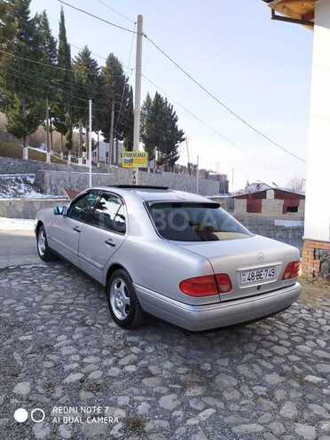 Mercedes E 200 1995, 256,983 km - 2.0 l - Şəki