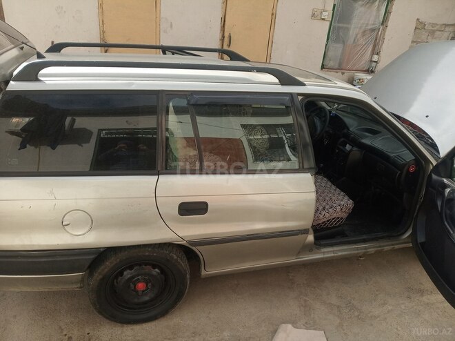 Opel Astra 1995, 449,416 km - 2.0 л - Bakı