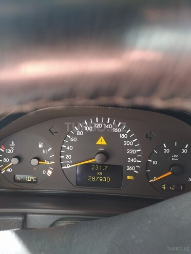 Mercedes E 270 2001, 287,000 km - 2.7 l - Gəncə