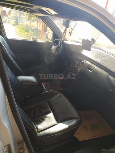 Mercedes E 270 2001, 287,000 km - 2.7 l - Gəncə