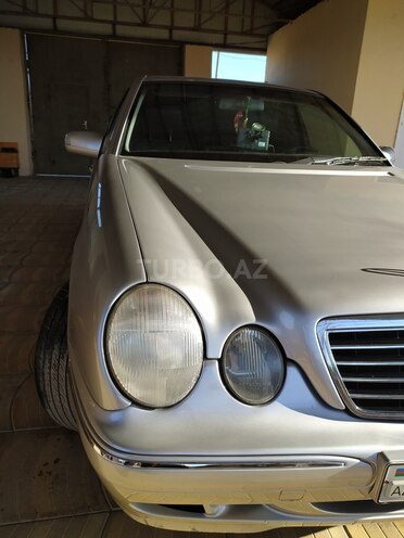 Mercedes E 270 2001, 287,000 km - 2.7 l - Gəncə