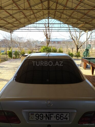Mercedes E 270 2001, 287,000 km - 2.7 l - Gəncə