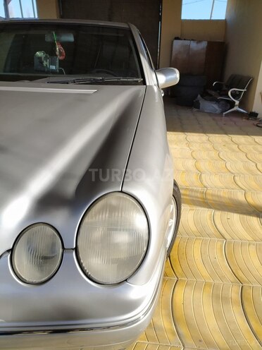 Mercedes E 270 2001, 287,000 km - 2.7 l - Gəncə